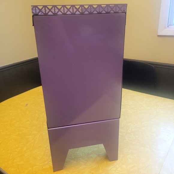 Vintage Metal Medicine Cabinet - Picture 9 of 9